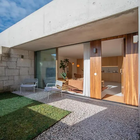 The Vermillion - Private Garden With Pool Access Porto