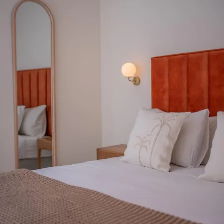 The Vermillion - Private Garden With Pool Access Oporto