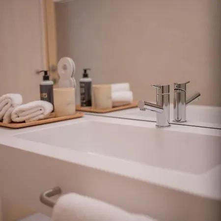 Appartement The Vermillion - Private Garden With Pool Access Porto