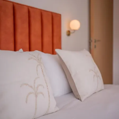 The Vermillion - Private Garden With Pool Access Appartement Porto
