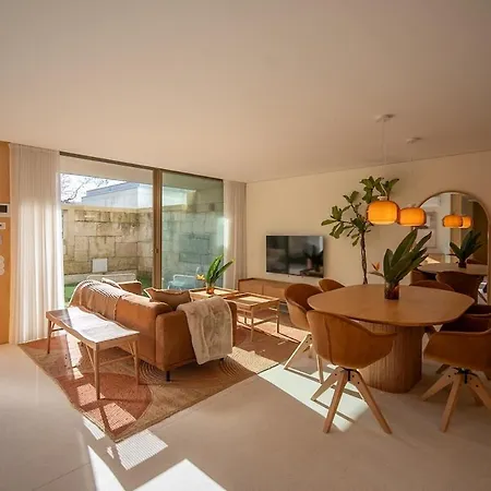 The Vermillion - Private Garden With Pool Access *