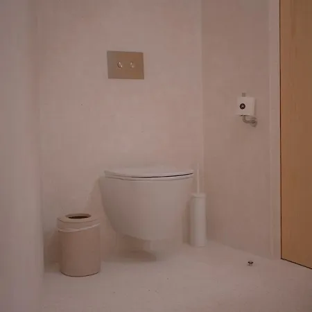 Apartamento The Vermillion - Private Garden With Pool Access
