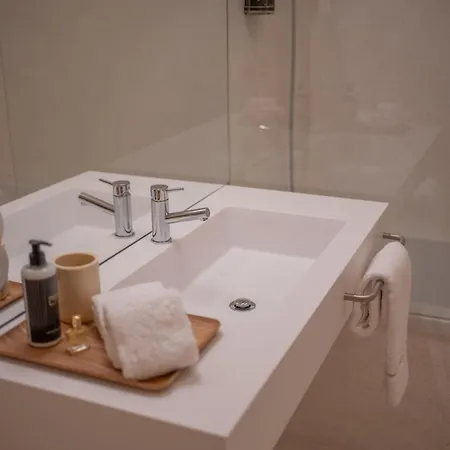 The Vermillion - Private Garden With Pool Access Apartamento