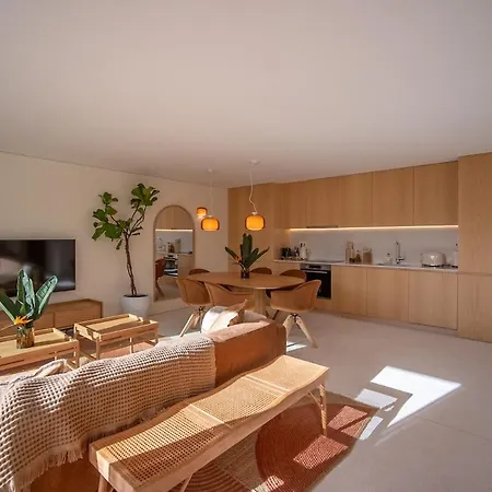 The Vermillion - Private Garden With Pool Access