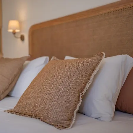 Appartement The Vermillion - Private Garden With Pool Access