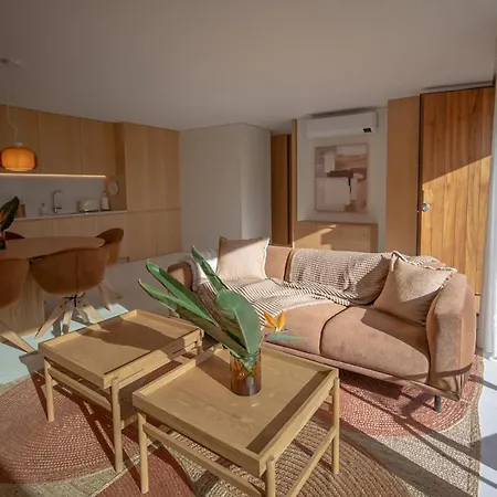 The Vermillion - Private Garden With Pool Access * Porto